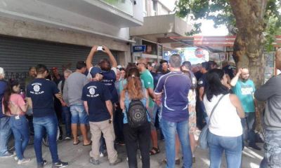 La CGT se moviliz� ante Trabajo y suspenden asunci�n de nuevo Delegado Regional