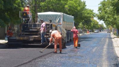 Comenzaron las tareas de reencarpetado en calle Darregueira