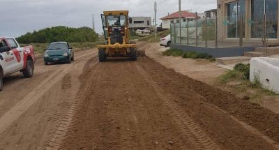 Repaso y bacheo en Av. 502, desde 541 hasta Costa Bonita