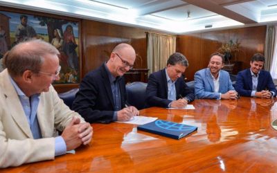 El Gobierno firma un contrato de garant�a por hasta 250 millones de d�lares para licitaci�n de proyectos renovables