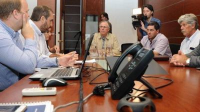 Gobierno present� propuesta de exoneraci�n del IVA al gasoil y descuentos de tarifas