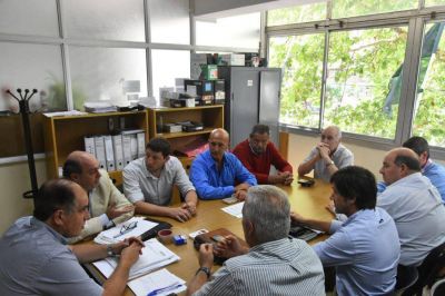 Municipales: el Ejecutivo ofreci� un bono, el gremio lo rechaz� y pasaron a un cuarto intermedio