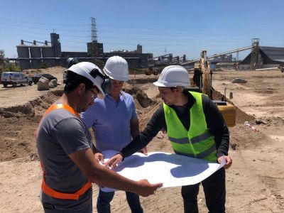 Puerto Quequ�n recibe los primeros Aerogeneradores