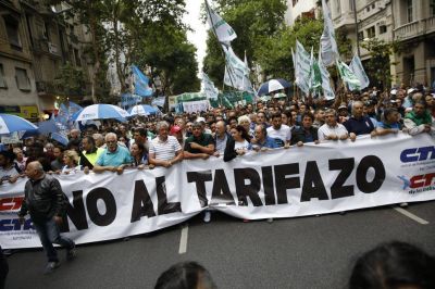 El frente de Moyano y las dos CTA intensifican las protestas