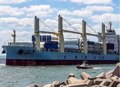 Videos: Lleg� a Puerto Quequ�n el primer cargamento de aerogeneradores