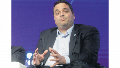Triaca se fue pero qued� en la mira