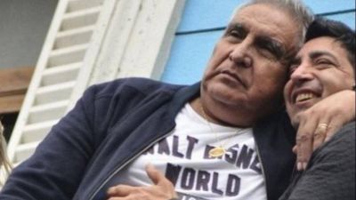 Muri� la hermana del �Pata� Medina: El velorio reuni� a las dos facciones de la UOCRA