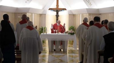 Papa Francisco: �Vivir acusando a los dem�s no es cristiano�