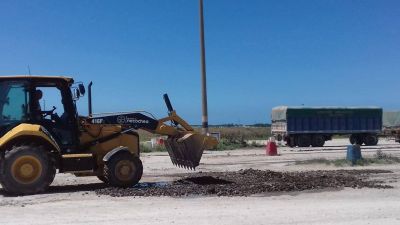 Efectuaron reparaci�n de calles en la Playa de Camiones