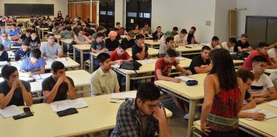 Ingreso 2019 en la UNLP: Ingenier�a encara un verano intenso, de matem�tica