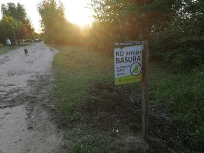 Los vecinos llevaron adelante una jornada de limpieza en Las Acacias