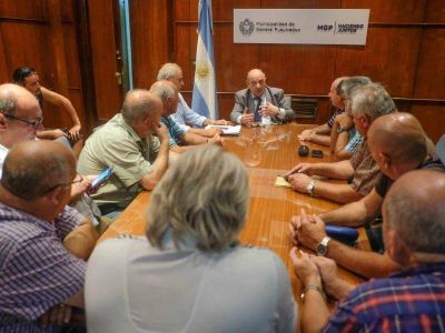 Arroyo ratific� ante taxistas y remiseros su postura contraria a la llegada de Uber