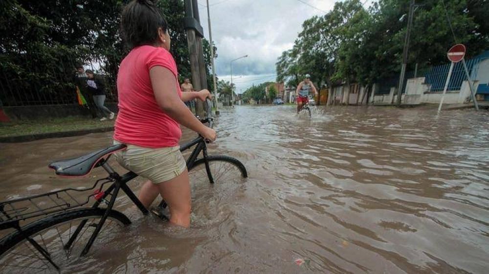 Inundaciones: el Gobierno declar la emergencia hdrica por 180 das