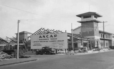Emblem�tico edificio ex �Estaci�n ANCAP Gorlero� fue cedido en comodato al ACU y al Classic Car de Punta del Este