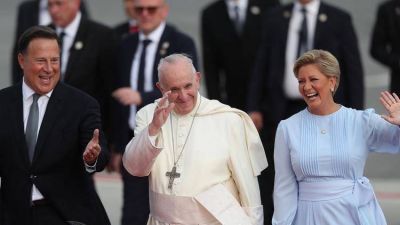 El papa Francisco llegó a Panamá para encabezar la Jornada Mundial de la Juventud