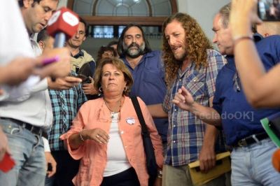 Los gremios docentes piden a la Provincia que los convoque en enero para abrir la discusi�n paritaria