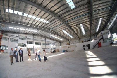 Arroyo recorri� el nuevo Centro de Log�stica y Distribuci�n de Coca Cola