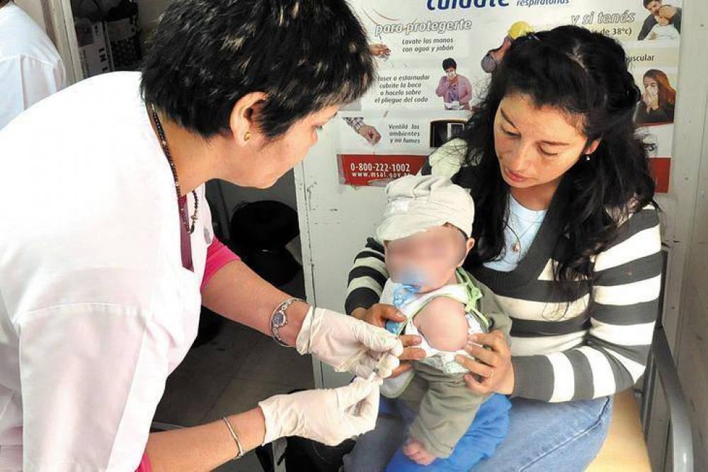 La Justicia oblig a padres antivacuna a inmunizar a su beb