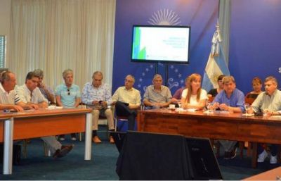 Municipio y Gobierno firmaron acuerdo por fondos de compensación del FGS