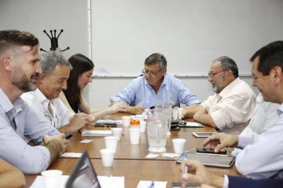 Peppo analiz� proyectos de infraestructura h�drica junto a autoridades nacionales