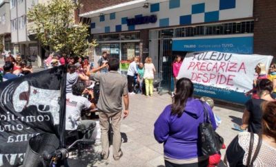 Denuncian persecuci�n y despido a un trabajador de Toledo: lo sacaron del s�per con un polic�a