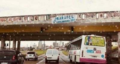 Candidato ef�mero: a Baradel le colgaron afiches de �Gobernador 2019� y se baj� de una postulaci�n