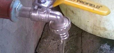 La Justicia ordena que se garantice la provisi�n de agua m�nima diaria a familias del barrio Cocomarola Este de Posadas