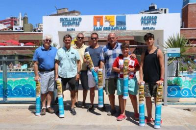 Guard� tu colilla: colocan ceniceros en balnearios de Mar del Plata
