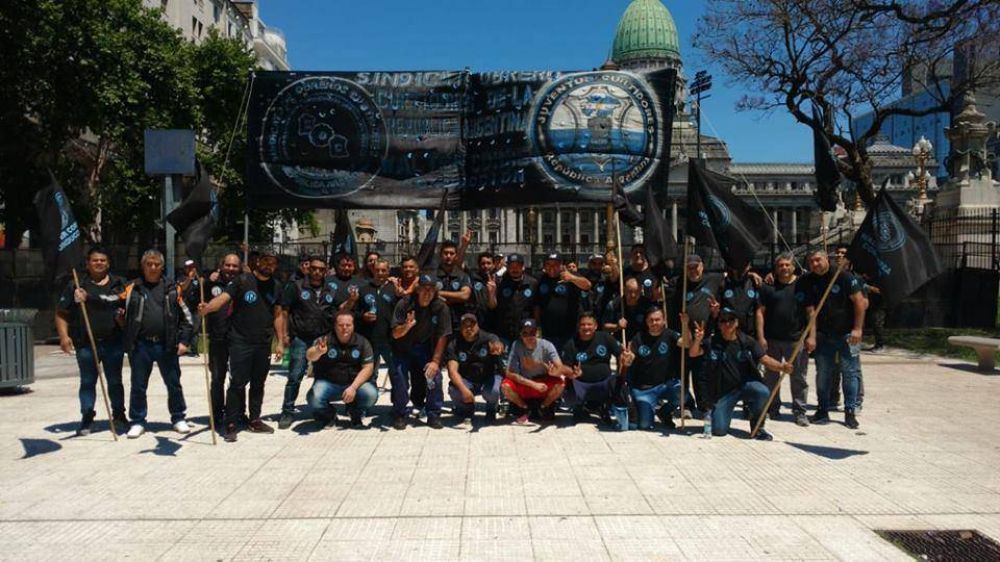 Los trabajadores curtidores conmemoraron 74 aos de la fundacin del SOC