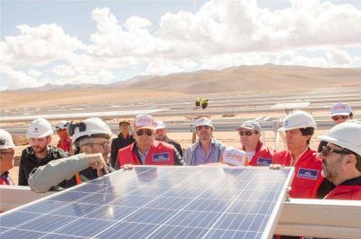 Morales recorri� el Parque Solar Cauchari