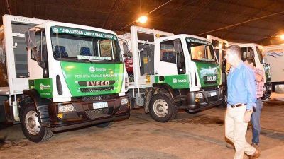 CRESTO HIZO ENTREGA DE NUEVAS UNIDADES AL SISTEMA DE RECOLECCI�N DE RESIDUOS