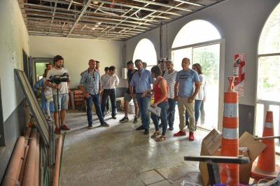 En Ingeniero Maschwitz, Ariel Sujarchuk supervis� las obras del cuarto jard�n municipal