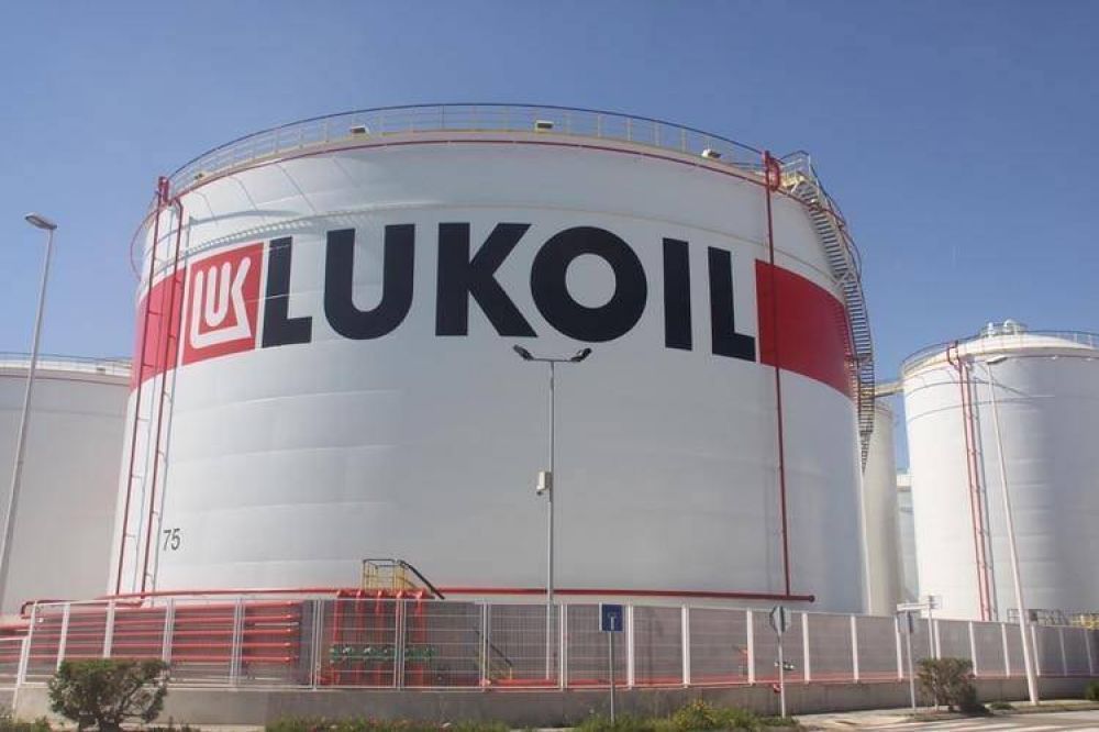 Al da siguiente de las sanciones de EEUU, la petrolera rusa Lukoil suspendi sus contratos con la venezolana PDVSA