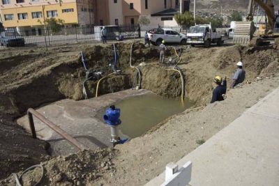 Intenso �trabajo de vaciado� tras una nueva rotura del acueducto