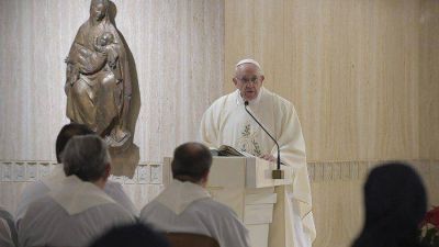 Papa en Santa Marta: que los sacerdotes sean alegres como don Bosco