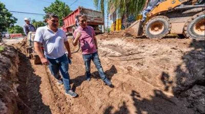 Gray recorri� obras de instalaci�n de cloacas
