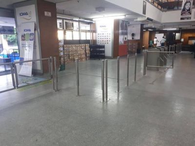 La instalaci�n de molinetes para mejorar la seguridad abri� una pol�mica en IOMA
