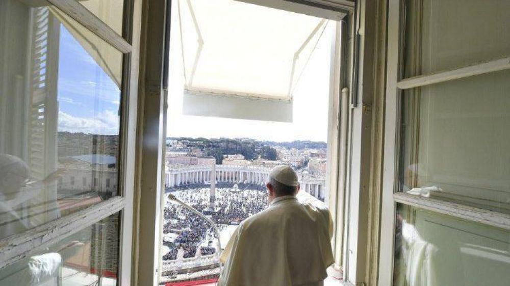 Papa en el �ngelus: el mundo necesita ver profetas en los disc�pulos de Jes�s