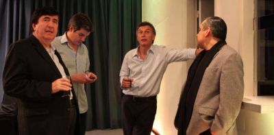Con la econom�a en la trastienda, planea Dur�n Barba una 