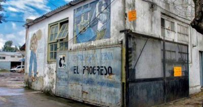 PBA: Se destruyen 210 empleos por el cierre de cristaler�a �El Progreso�
