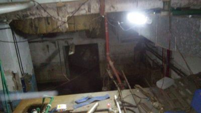 Abandono: Denuncian que la sede central de IOMA se transform� en una trampa mortal