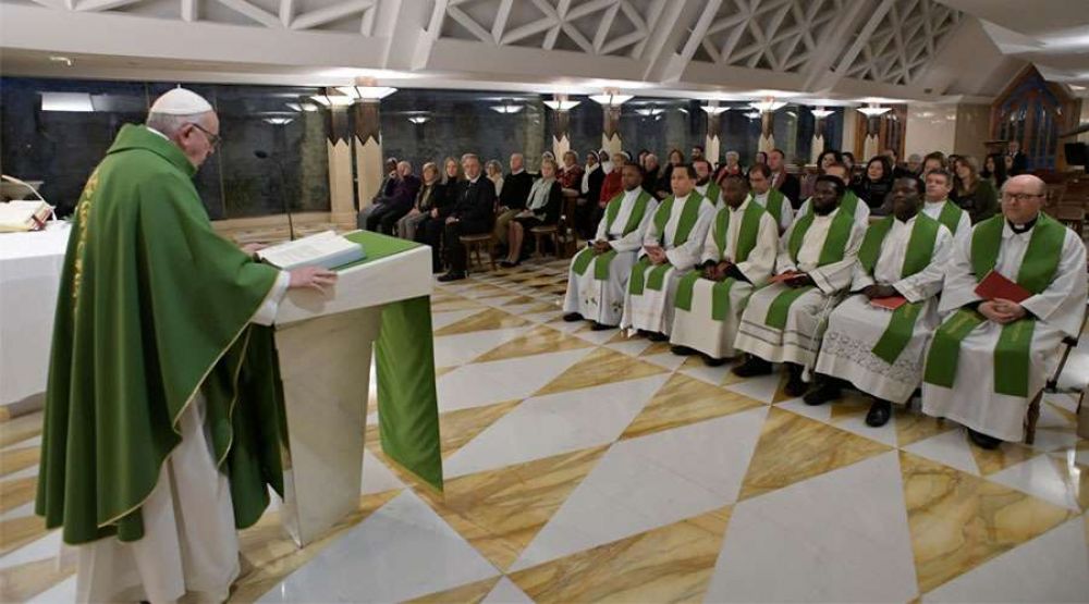 Ante la humildad del apstol de Cristo, el demonio escapa, asegura el Papa Francisco