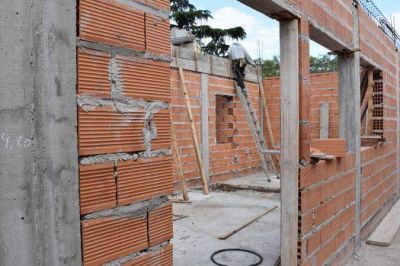Buli�n anticip� que la guardia del Hospital de Trenque Lauquen podr�a estar terminada antes de las vacaciones de invierno