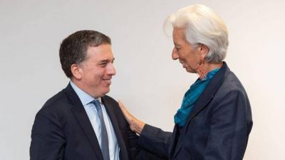 Una nueva misión del FMI llega a la Argentina: revisarán metas para desembolsar otros USD 10 mil millones