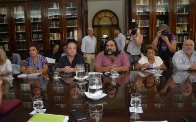 A menos de un mes del inicio de clases, expecativas por la reuni�n paritaria del gobierno con los docentes 