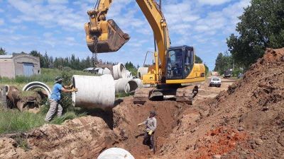 Comenzaron las obras de desag�es pluviales en Villa Zorraqu�n
