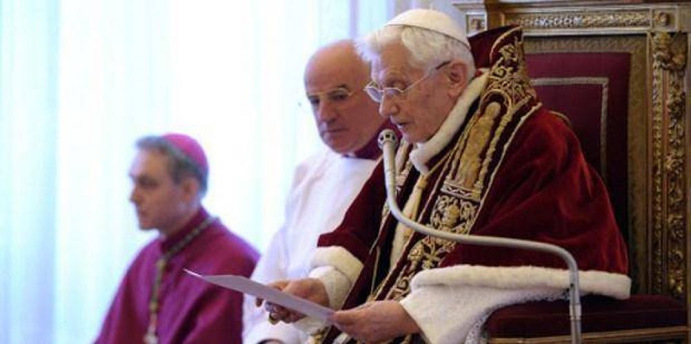 No es mejor recordar a Benedicto XVI por su servicio, que por su renuncia?