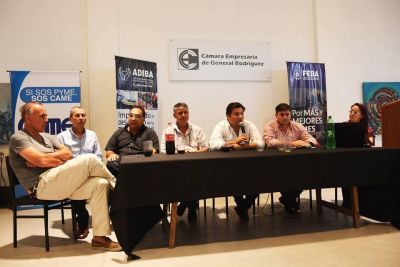 Kubar se reuni� con los comerciantes por la tasa de Publicidad