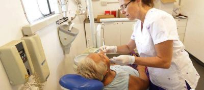Lan�s: operativo integral de salud en Monte Chingolo
