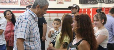 Ferraresi recorre los clubes de barrio de todo Avellaneda